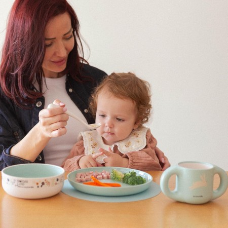 SUAVINEX VAJILLA INFANTIL VERDE Y BEIGE 5 PIEZAS +6 MESES