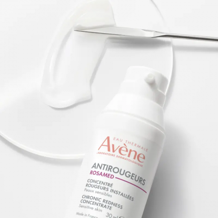 AVENE ANTIROUGEURS ROSAMED SPF 50+ CONCENTRADO HIDRATANTE PROTECTOR 30 ML