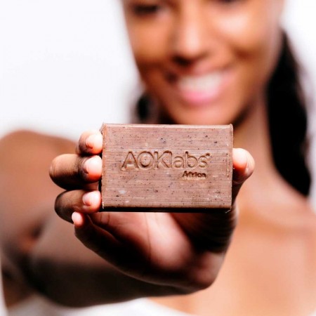 AOK LABS PACK DE RUTINA INICIATE: JABON DE ORO NEGRO 100G + MANTEKA KARITÉ ORO AFRICANO 50 ML