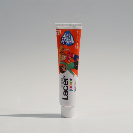 LACER JUNIOR DUPLO GEL DENTIFRICO SABOR A FRESA 2 X 75 ML